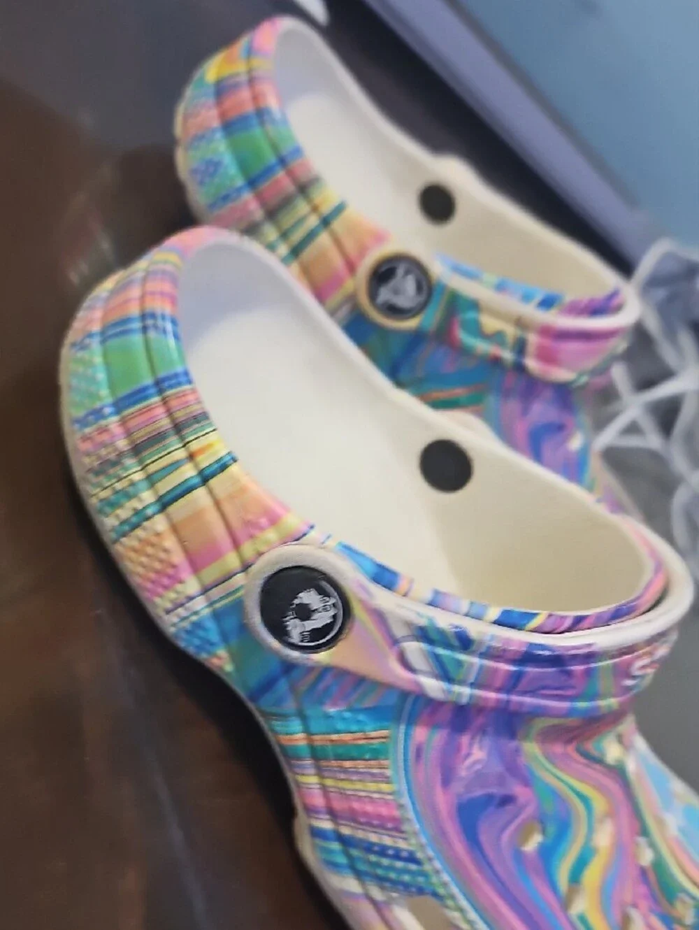 CROCS colorful swirl